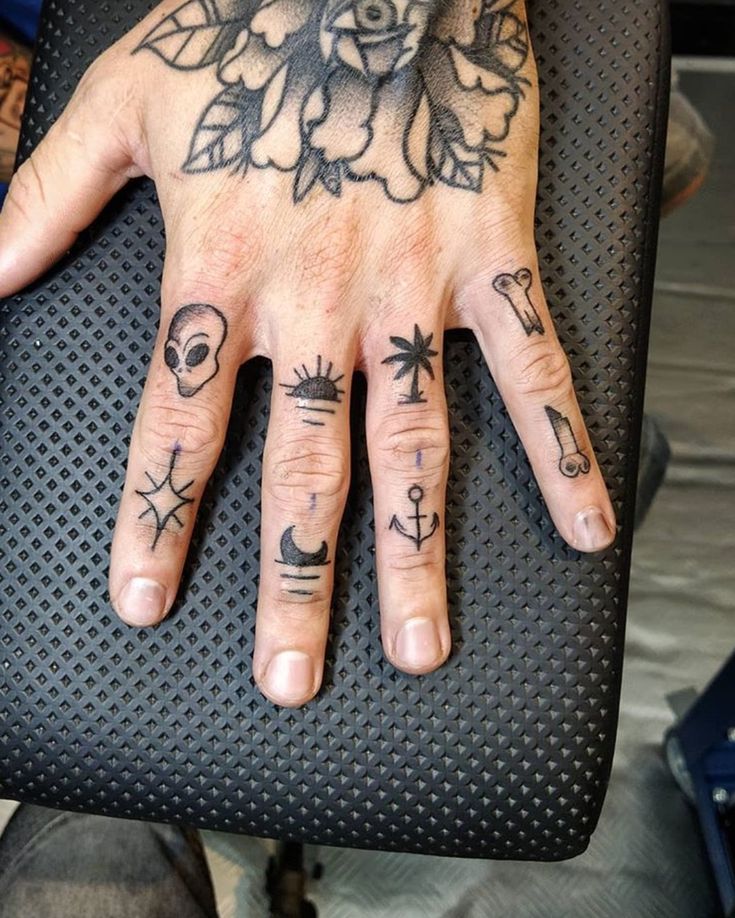 20 Best Finger Tattoos for Men with Meaning in 2024 19