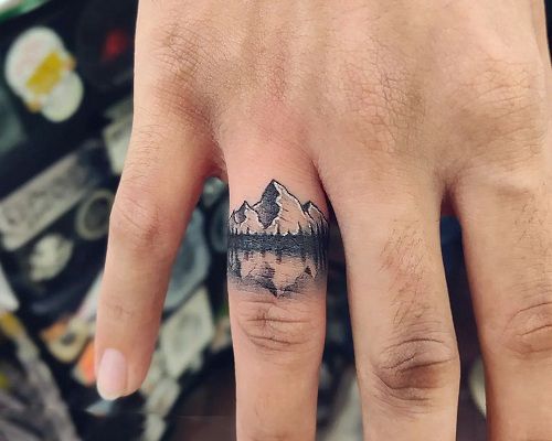 20 Best Finger Tattoos for Men with Meaning in 2024 11