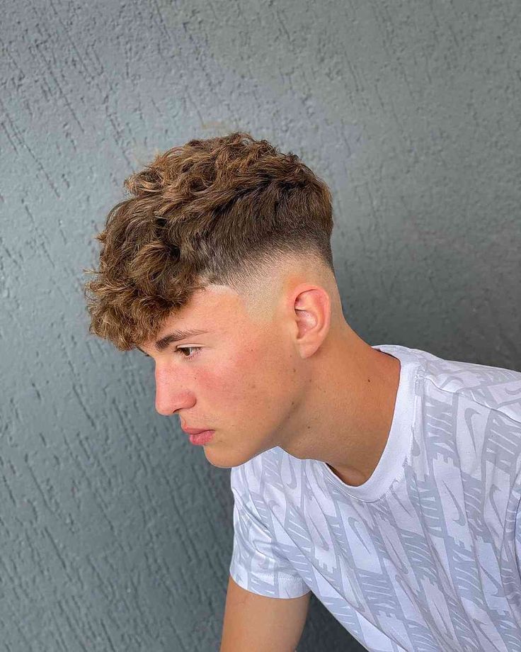 High Fade Haircut for Men: Best Men's Haircuts & 2024 Trends 4