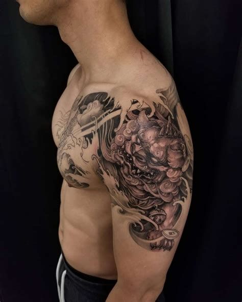 Top Shoulder Tattoo Ideas for Men – Bold & Unique Designs 8